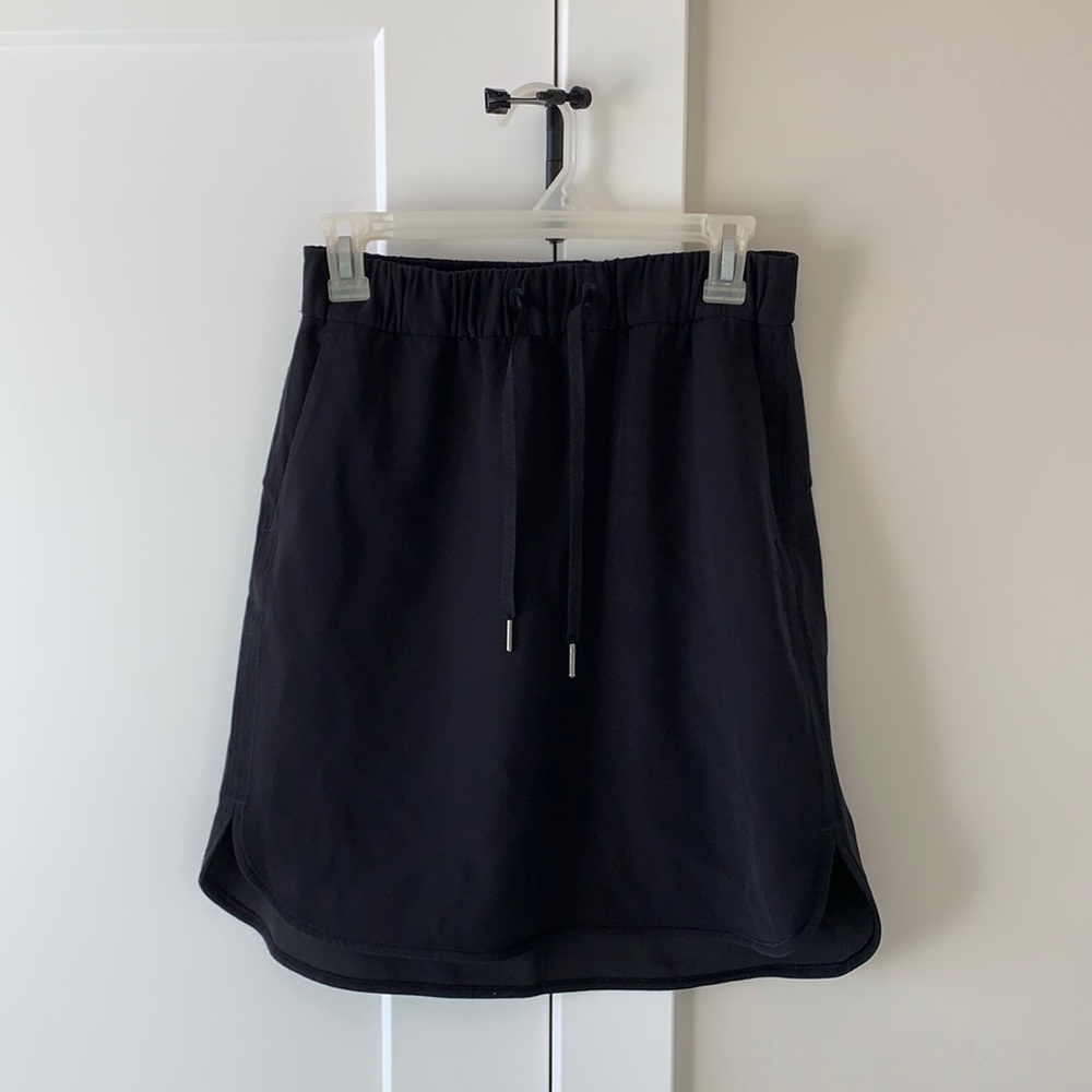 Lululemon Skirt - on the fly